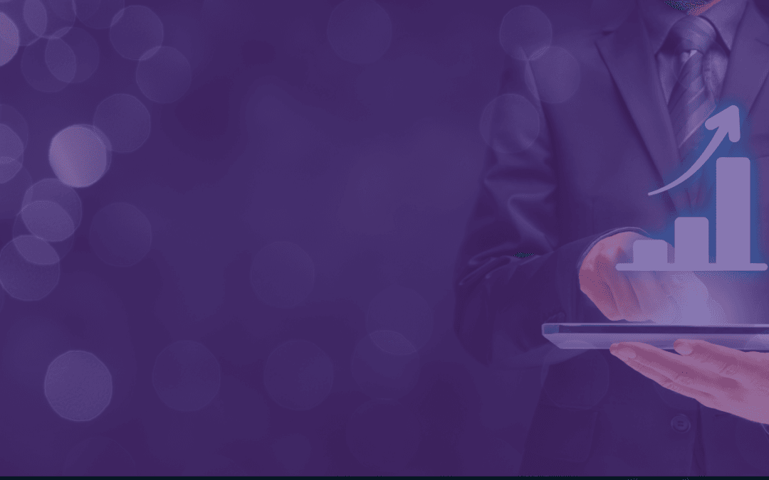 Une personne qui montre des statistiques