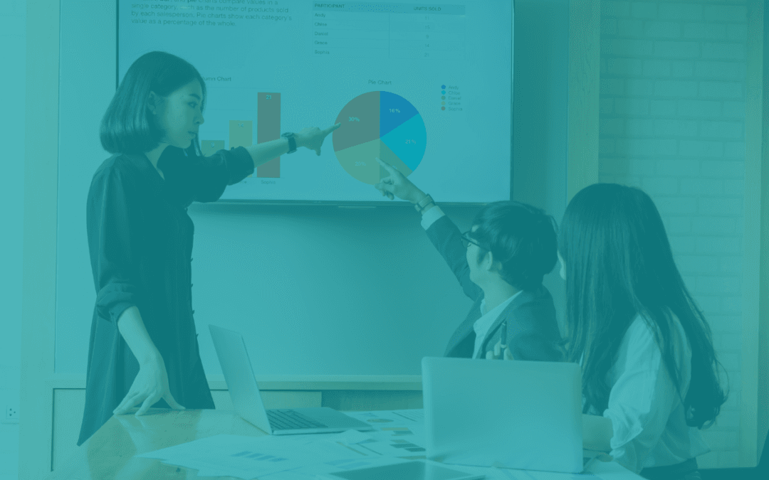 Une équipe qui analyse des données